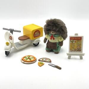 Calico Critters Pizza Delivery Set Hedgehog Porcupine Scooter Sign and Slices